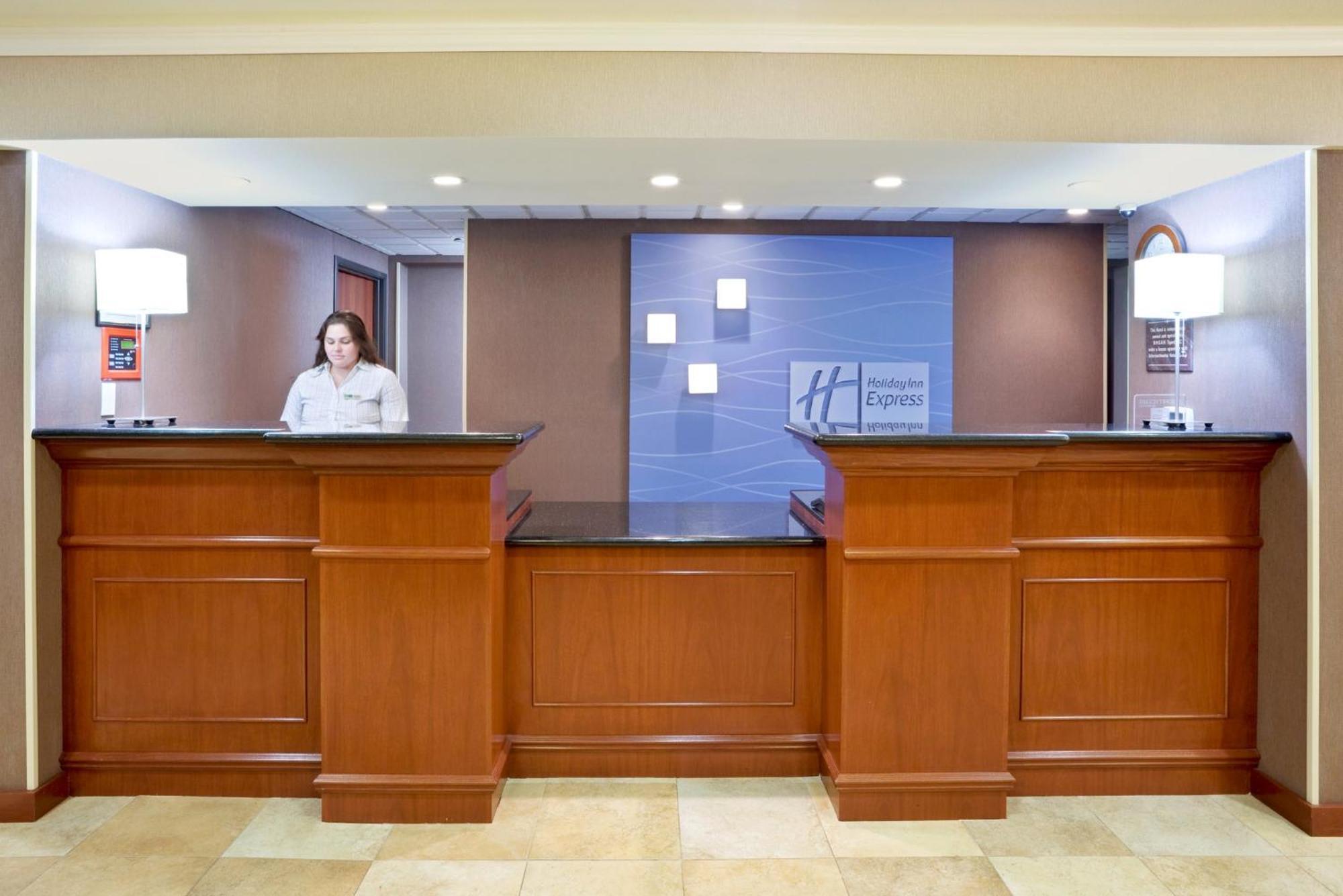Holiday Inn Express Portland South - Lake Oswego By Ihg Экстерьер фото