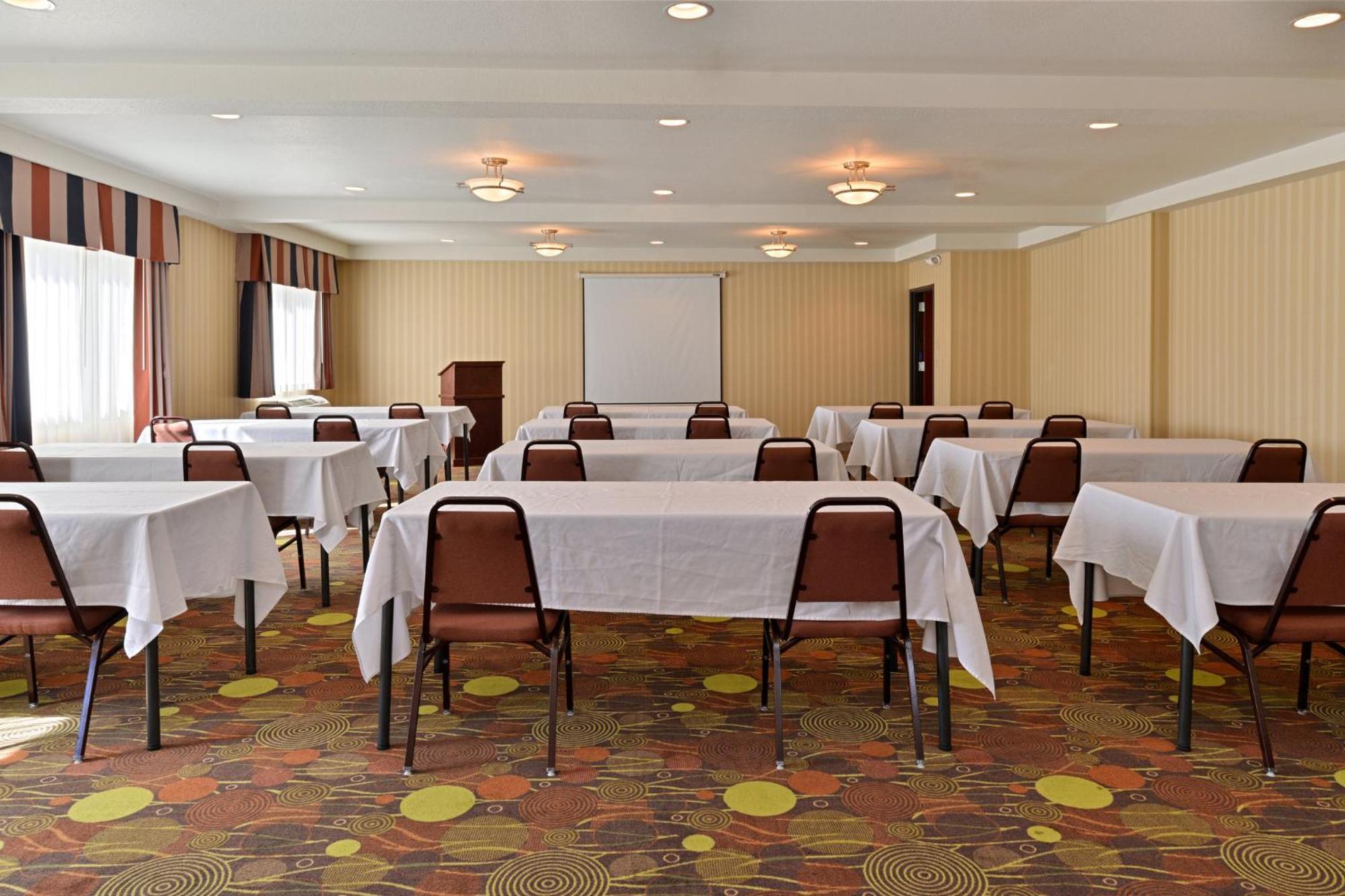 Holiday Inn Express Portland South - Lake Oswego By Ihg Экстерьер фото