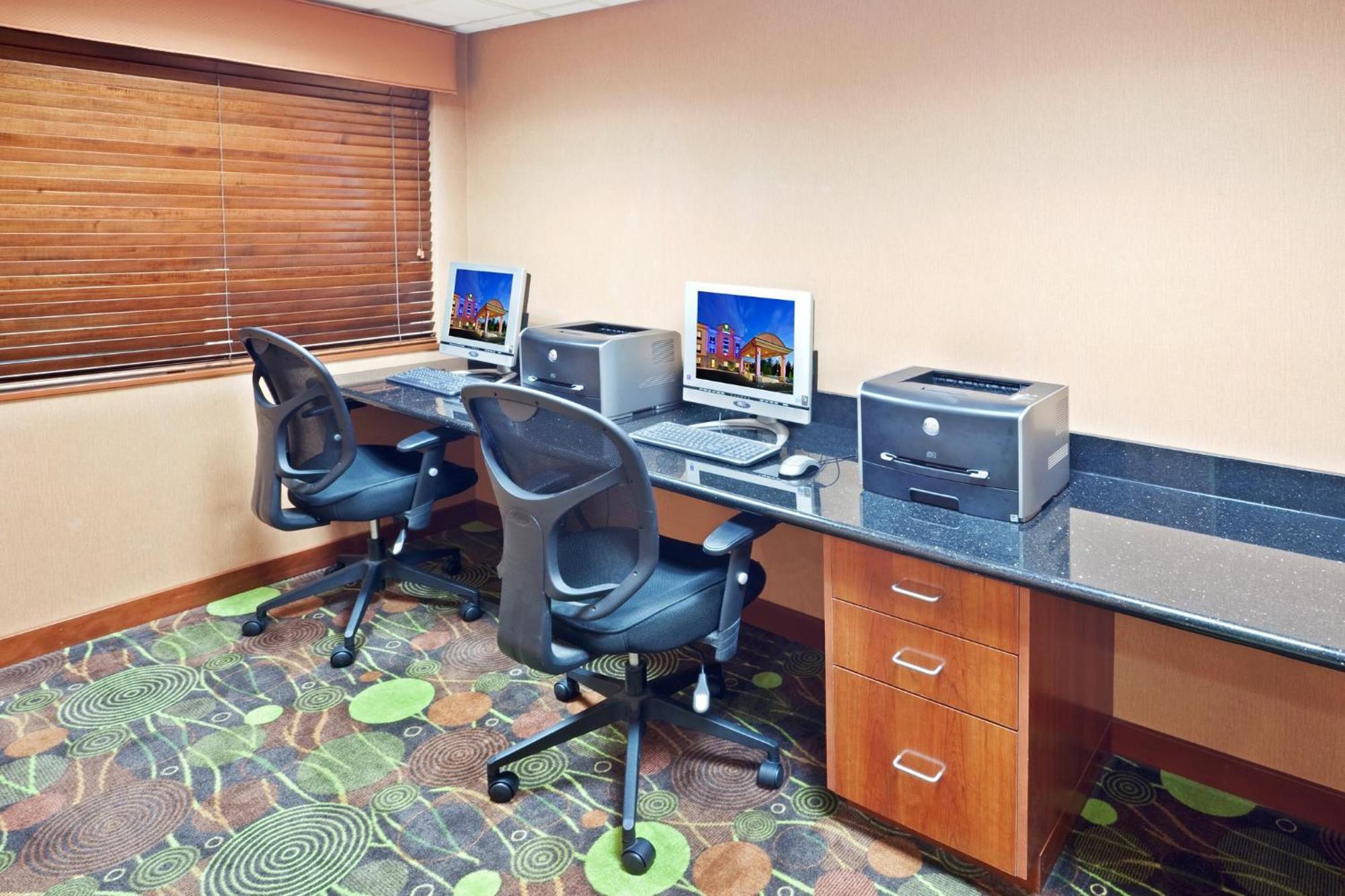 Holiday Inn Express Portland South - Lake Oswego By Ihg Экстерьер фото